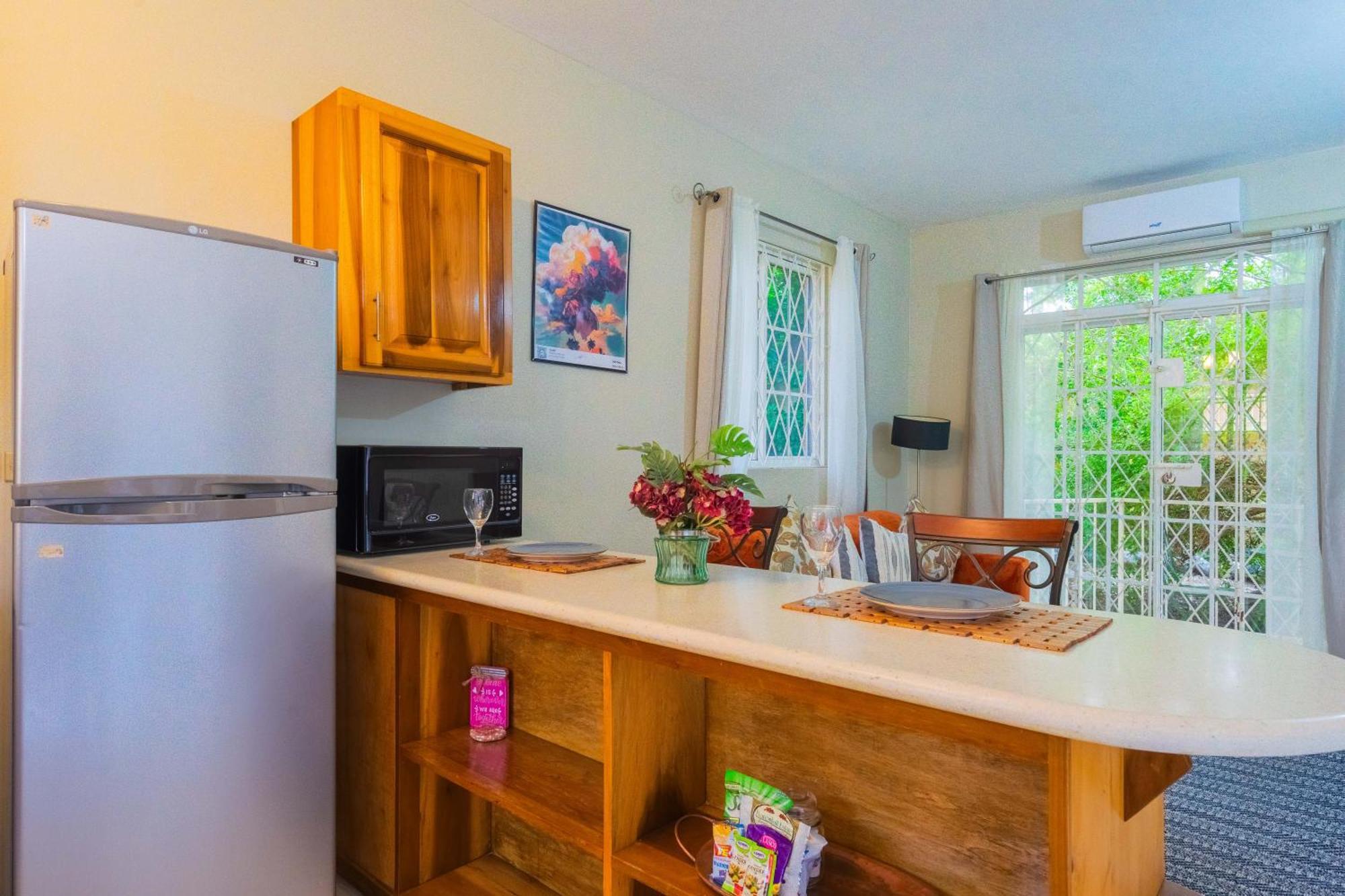 Musgrave Annex- Comfy 1 Bedroom Apartment On The Ground Floor Kingston Exterior photo