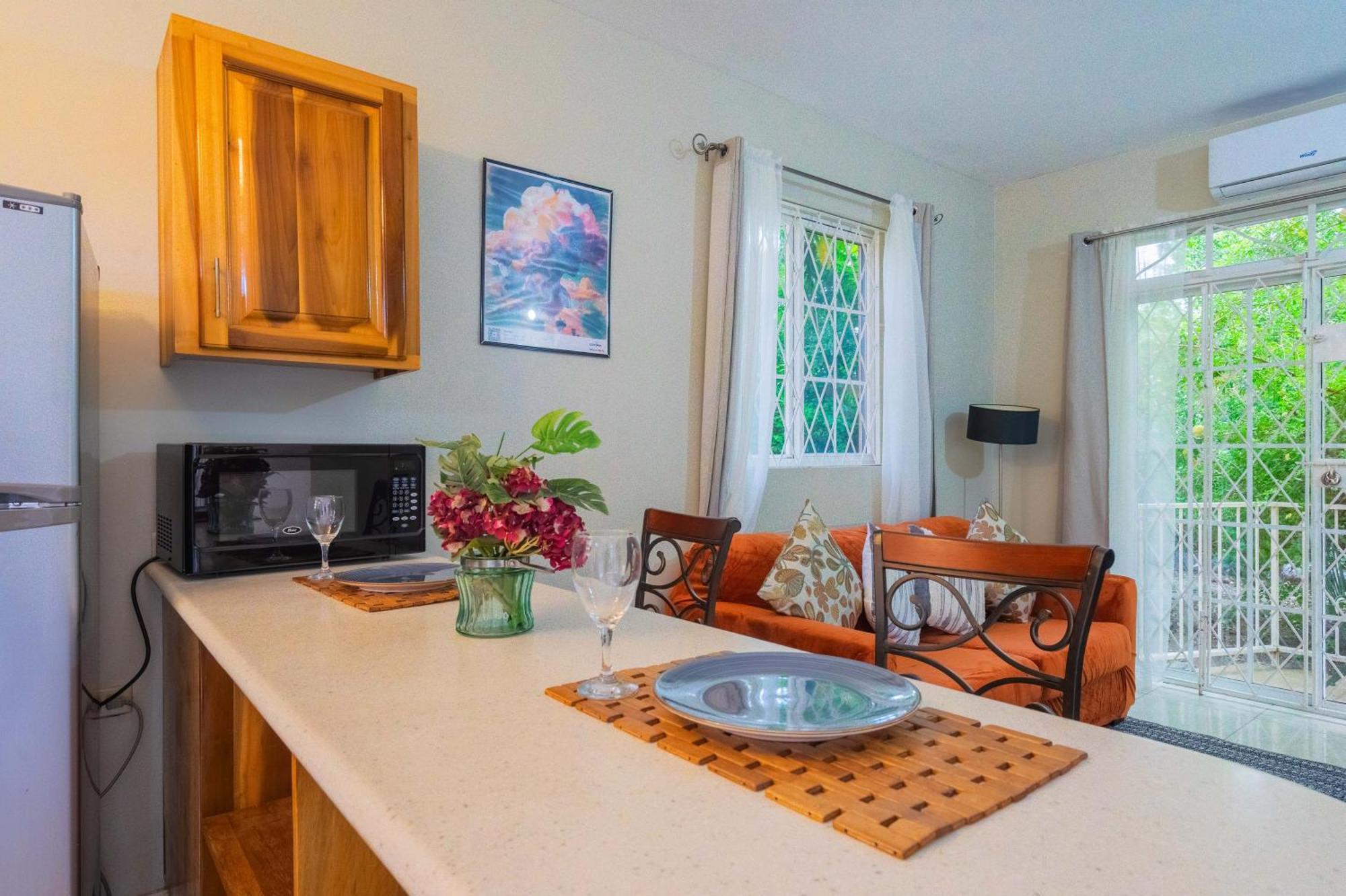 Musgrave Annex- Comfy 1 Bedroom Apartment On The Ground Floor Kingston Exterior photo